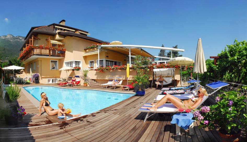 Pension Aurora Appiano Sulla Strada Del Vino Exterior photo